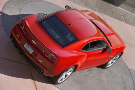 Chevrolet Camaro by se měl v Evropě oficiálně objevit příští rok.