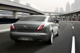 Základním motorem nového Jaguaru XJ bude šestiválcový turbodiesel.