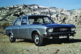Audi 100 bylo prvním modelem, který vznikl pod vedením Volkswagenu.