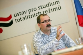 Pavel Žáček se zveřejněním svazků nesouhlasil.
