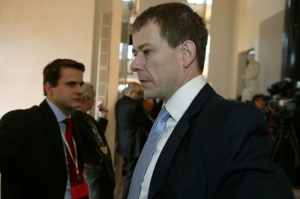 Pavel Němec při volbě prezidenta v zimě 2008. Vlevo Petr Dimun.