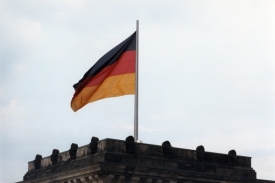 Německá ekonomika letos rekordně klesne.