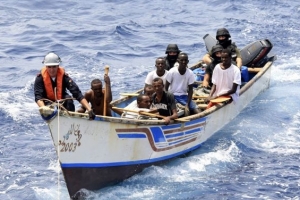 Hlídka NATO zatkla somálské piráty. 