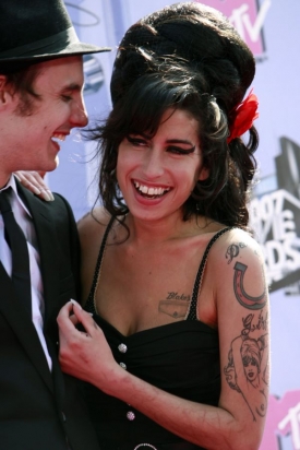 Amy Winehouseová a její manžel Blake Fielder-Civil se rozvedli.