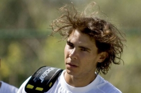 Rafael Nadal začal po téměř dvou měsících opět naplno trénovat.