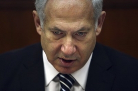 Premiér Netanjahu chce bát zadobře s Američany i svými voliči.