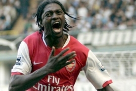 Fotbalový útočník Emmanuel Adebayor ještě v dresu Arsenalu.