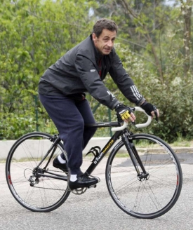 Kolo je oblíbenou Sarkozyho relaxací.