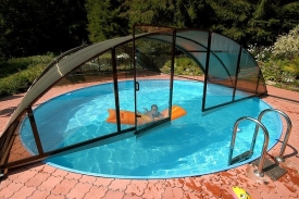 Obdélníkové, oválné i kruhové bazény nabízí Albion Group.