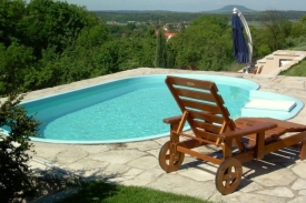 Interiérové i venkovní bazény pořídíte u firmy BAZENTECHNIK.