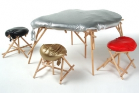 Sedátka To Become One od nizozemského návrháře Erwina Zwierse.