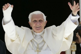 Mše Benedikta XVI. by mohla přilákat více lidí než mše Jana Pavla II.
