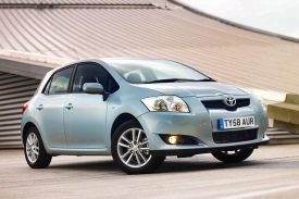Toyota Auris s hybridním systémem se představí v září ve Frankurtu.