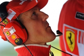 Fenomenální Michael Schumacher se vrací do formule 1.