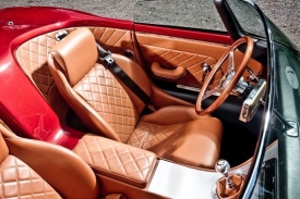 Všechny detaily v kabině pocházejí z jaguarů ze 60. let.