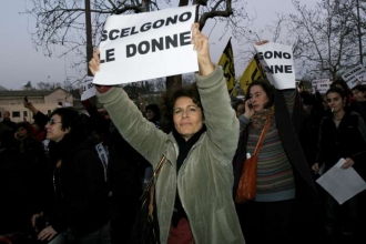 Demonstrace podporující potraty v Římě 2008.
