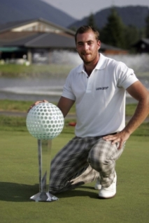 Vítěz golfového turnaje v Čeladné Oskar Henningsson.