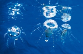 Robotické medúzy na výstavě v Hannoveru. (Ilustrační foto)
