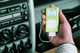 Přípojky pro přehrávače MP3 jsou čím dál častější.