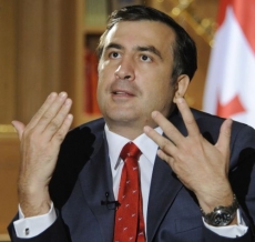 Gruzínský prezident Michail Saakašvili volá o pomoc na Západ.
