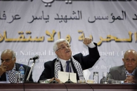 Předseda Fatáhu Mahmúd Abbás na prvním sjezdu po 20 letech.