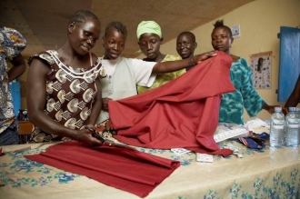 Súdánské švadleny kalhoty pro ženy nešijí.