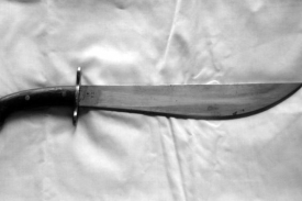 Nůž z roku 1909.