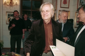 Pavel Háša na archivním snímku z prosince 1995.