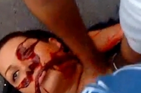 Zabitá studentka Neda, symbol povolebních demonstrací.