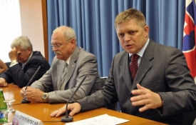 Premiér Fico a prezident Gašparovič, mimořádné zasedání vlády.
