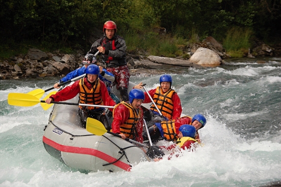Rafting s klienty na řece Sjoa