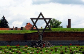 Památník Terezín na Litoměřicku navštívilo loni více než 443 000 lidí.