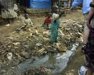 Matky ze slumů často nemají ani ty nejzákladnější prostředky.