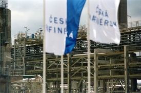 Česká rafinérská provozuje dvě největší rafinerie ropy v Česku.