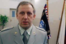 Ředitel vojenské policie Ložek prý slíbil, že propouště nebude.