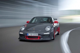 Na naše silnice (či spíše okruhy) se nové Porsche 911 GT3 RS dostane až příští rok.