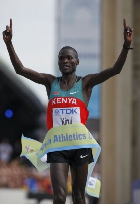 Mistrem světa v maratonu se stal Keňan Abel Kirui.