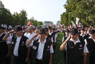 Členové Maďarské gardy na shromáždění v Budapešti (ilustrace)..