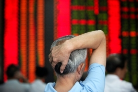 Akcie čínských firem včera ztratily více než pět procent.