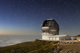 Teleskop na ostrově La Palma má zrcadlo o průměru 10,4 m.