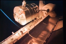 Raketoplán na ISS dopravil víceúčelový logistický modul Leonardo.