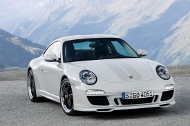 Porsche 911 Sport Classic je k mání pouze v jedné barvě.