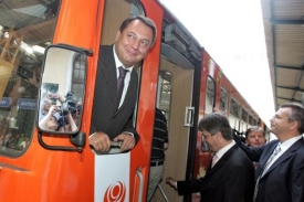 Dvě třetiny občanů jsou pro volby v ř&iacute;jnu.