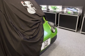 Podobu vozu odhal&iacute; firma Gordon Murray Design zhruba do měs&iacute;ce.