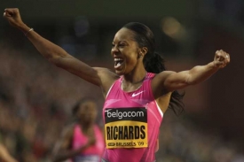 Američanka Richardsová zvítězila v závodě 400 metrů žen.
