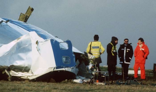 Teroristický útok na letoun PanAm nad Lockerbie roku 1988.