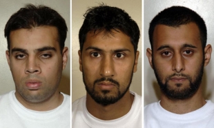 Odsouzená trojice mohamedánských teroristů.