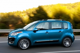 Náročné řidiče nový malý velkoprostorový Citroën neuspokojí, naopak rodinné typy ocení lehkost jeho ovládání.
