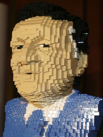 Barroso jako 'legáček'. Sestavený z kostek stavebnice Lego.