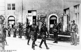 Příslušníci Wehrmachtu a SS v Bendlerově bloku.